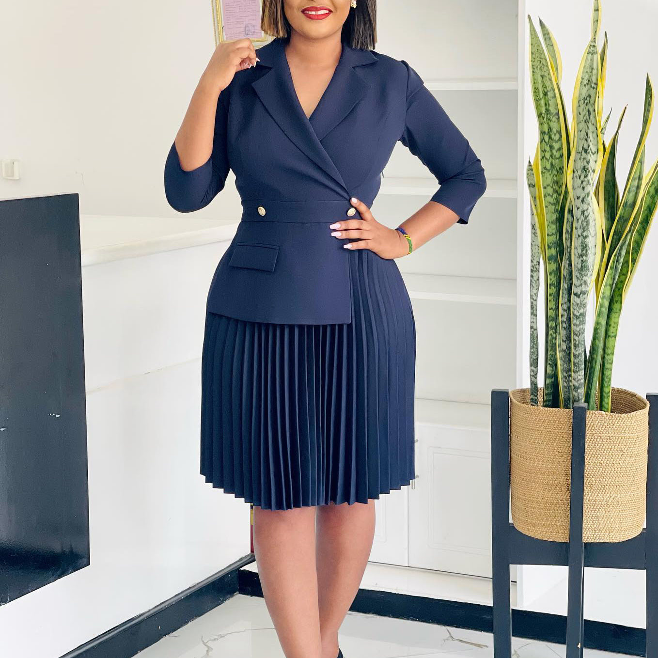 D543 Vestido elegante feminino plus size para escritório, plissado, comprimento até o joelho, roupa formal